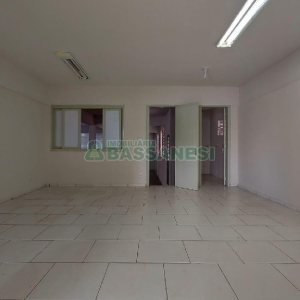 Loja com 514m², no bairro Lourdes em Caxias do Sul para Alugar