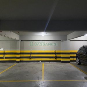 Sala com 68m², 2 vagas, no bairro Pio X em Caxias do Sul para Comprar