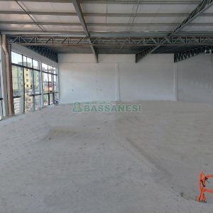 Sala com 430m², no bairro Esplanada em Caxias do Sul para Alugar