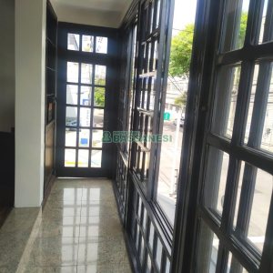 Predio com 344m², 4 dormitórios, no bairro Centro em Caxias do Sul para Comprar
