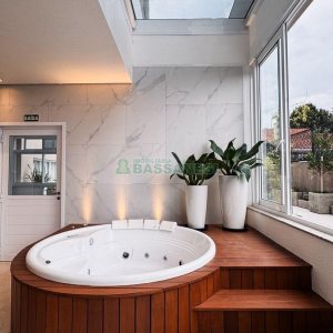 Apartamento com 110m², 3 dormitórios, 2 vagas, no bairro Petrópolis em Caxias do Sul para Comprar