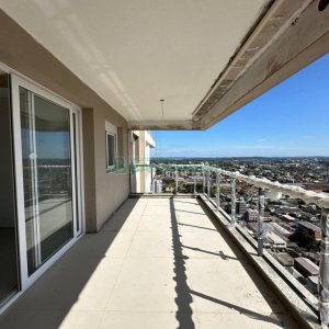 Apartamento com 110m², 3 dormitórios, 2 vagas, no bairro Petrópolis em Caxias do Sul para Comprar