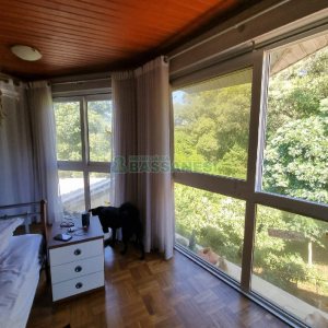 Casa com 650m², 3 dormitórios, 2 vagas, no bairro Santa Catarina em Caxias do Sul para Comprar