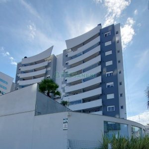 Apto Mobiliado com 49m², 1 dormitório, 1 vaga, no bairro Villagio Iguatemi em Caxias do Sul para Alugar