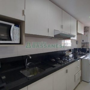 Apto Mobiliado com 49m², 1 dormitório, 1 vaga, no bairro Villagio Iguatemi em Caxias do Sul para Alugar