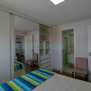 Apto Mobiliado com 49m², 1 dormitório, 1 vaga, no bairro Villagio Iguatemi em Caxias do Sul para Alugar