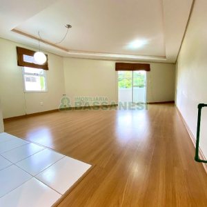 Apartamento com 116m², 3 dormitórios, 1 vaga, no bairro Charqueadas em Caxias do Sul para Comprar