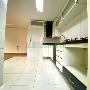 Apartamento com 116m², 3 dormitórios, 1 vaga, no bairro Charqueadas em Caxias do Sul para Comprar