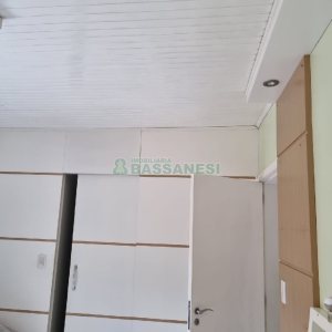 Casa com 180m², 3 dormitórios, 2 vagas, no bairro Desvio Rizzo em Caxias do Sul para Comprar