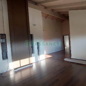 Casa com 240m², 6 dormitórios, 3 vagas, no bairro São Leopoldo em Caxias do Sul para Alugar