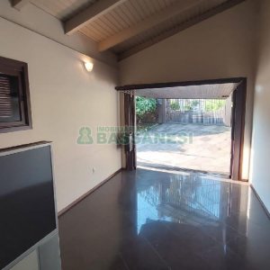 Casa com 240m², 6 dormitórios, 3 vagas, no bairro São Leopoldo em Caxias do Sul para Alugar