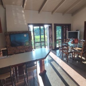 Casa com 240m², 6 dormitórios, 3 vagas, no bairro São Leopoldo em Caxias do Sul para Alugar