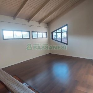 Casa com 240m², 6 dormitórios, 3 vagas, no bairro São Leopoldo em Caxias do Sul para Alugar