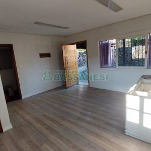 Casa com 240m², 6 dormitórios, 3 vagas, no bairro São Leopoldo em Caxias do Sul para Alugar