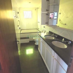 Casa com 240m², 6 dormitórios, 3 vagas, no bairro São Leopoldo em Caxias do Sul para Alugar