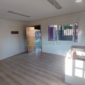 Casa com 240m², 6 dormitórios, 3 vagas, no bairro São Leopoldo em Caxias do Sul para Alugar