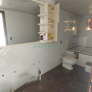 Casa com 240m², 6 dormitórios, 3 vagas, no bairro São Leopoldo em Caxias do Sul para Alugar