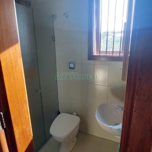 Casa com 240m², 6 dormitórios, 3 vagas, no bairro São Leopoldo em Caxias do Sul para Alugar