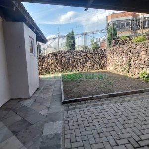 Casa com 240m², 6 dormitórios, 3 vagas, no bairro São Leopoldo em Caxias do Sul para Alugar