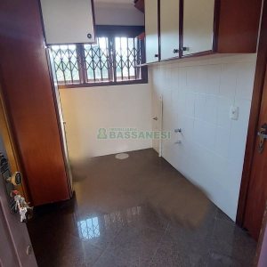 Casa com 240m², 6 dormitórios, 3 vagas, no bairro São Leopoldo em Caxias do Sul para Alugar