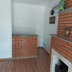 Casa com 260m², 3 dormitórios, 3 vagas, no bairro Santa Catarina em Caxias do Sul para Comprar