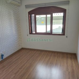 Casa com 260m², 3 dormitórios, 3 vagas, no bairro Santa Catarina em Caxias do Sul para Comprar