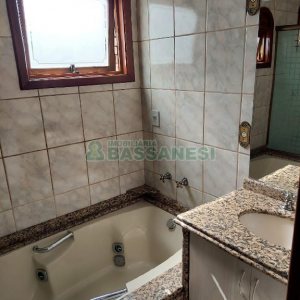 Casa com 260m², 3 dormitórios, 3 vagas, no bairro Santa Catarina em Caxias do Sul para Comprar