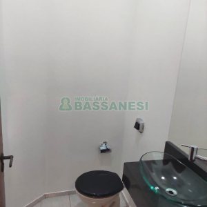 Casa com 260m², 3 dormitórios, 3 vagas, no bairro Santa Catarina em Caxias do Sul para Comprar