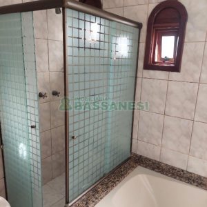 Casa com 260m², 3 dormitórios, 3 vagas, no bairro Santa Catarina em Caxias do Sul para Comprar