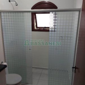 Casa com 260m², 3 dormitórios, 3 vagas, no bairro Santa Catarina em Caxias do Sul para Comprar