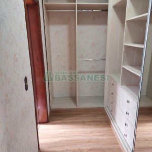 Casa com 260m², 3 dormitórios, 3 vagas, no bairro Santa Catarina em Caxias do Sul para Comprar