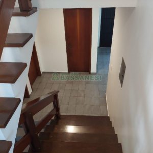 Casa com 260m², 3 dormitórios, 3 vagas, no bairro Santa Catarina em Caxias do Sul para Comprar