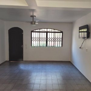 Casa com 260m², 3 dormitórios, 3 vagas, no bairro Santa Catarina em Caxias do Sul para Comprar