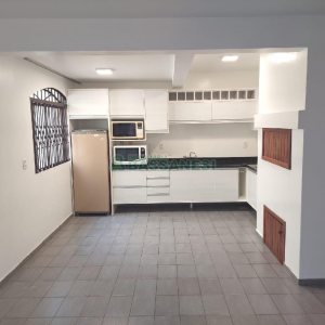 Casa com 260m², 3 dormitórios, 3 vagas, no bairro Santa Catarina em Caxias do Sul para Comprar