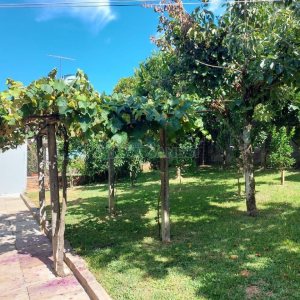 Casa com 260m², 3 dormitórios, 3 vagas, no bairro Santa Catarina em Caxias do Sul para Comprar