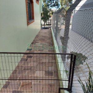 Casa com 260m², 3 dormitórios, 3 vagas, no bairro Santa Catarina em Caxias do Sul para Comprar