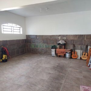 Casa com 260m², 3 dormitórios, 3 vagas, no bairro Santa Catarina em Caxias do Sul para Comprar