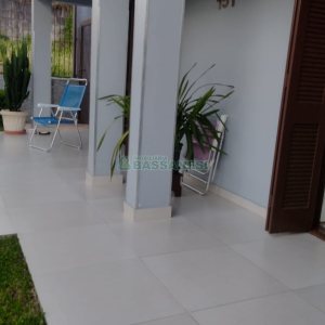 Casa com 125m², 3 dormitórios, 2 vagas, no bairro Desvio Rizzo em Caxias do Sul para Comprar