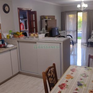 Casa com 125m², 3 dormitórios, 2 vagas, no bairro Desvio Rizzo em Caxias do Sul para Comprar