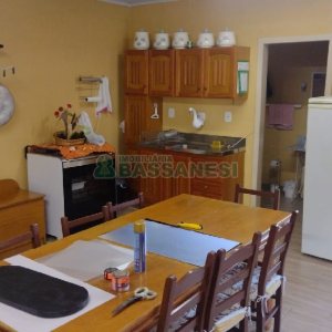 Casa com 125m², 3 dormitórios, 2 vagas, no bairro Desvio Rizzo em Caxias do Sul para Comprar