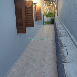 Casa com 125m², 3 dormitórios, 2 vagas, no bairro Desvio Rizzo em Caxias do Sul para Comprar