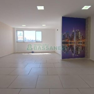 Sala com 35m², 1 vaga, no bairro Santa Catarina em Caxias do Sul para Alugar