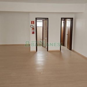 Sala com 140m², no bairro Pio X em Caxias do Sul para Alugar