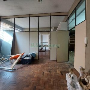 Pavilhão com 480m², no bairro Pio X em Caxias do Sul para Alugar