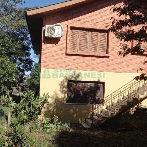 Casa com 242m², 5 dormitórios, 2 vagas, no bairro Esplanada em Caxias do Sul para Comprar