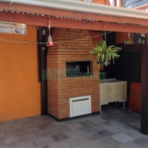 Casa com 170m², 6 dormitórios, 2 vagas, no bairro Bela Vista em Caxias do Sul para Comprar