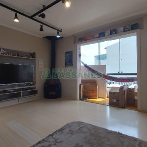 Apartamento com 88m², 3 dormitórios, 2 vagas, no bairro Pio X em Caxias do Sul para Comprar