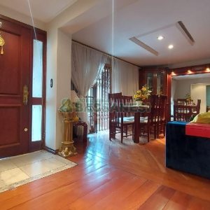 Casa com 340m², 3 dormitórios, 3 vagas, no bairro Panazzolo em Caxias do Sul para Comprar