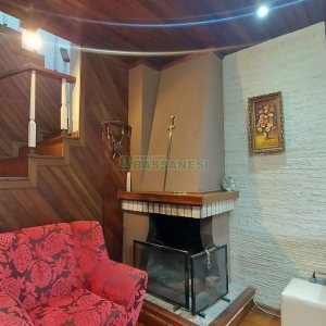 Casa com 340m², 3 dormitórios, 3 vagas, no bairro Panazzolo em Caxias do Sul para Comprar