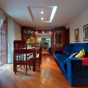 Casa com 340m², 3 dormitórios, 3 vagas, no bairro Panazzolo em Caxias do Sul para Comprar